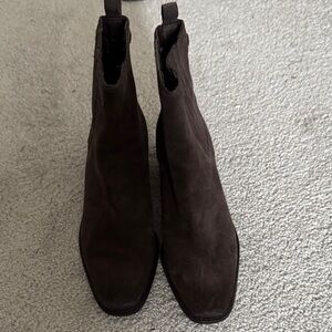 Elegant Brown Women's Boots